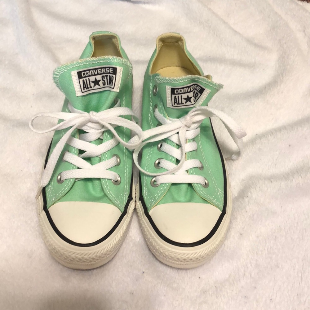 Mint converse